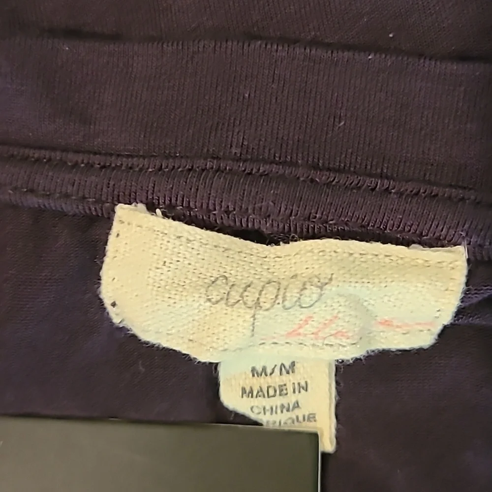 Women's grey v-neck t-shirt size Medium - Picture 7 of 8